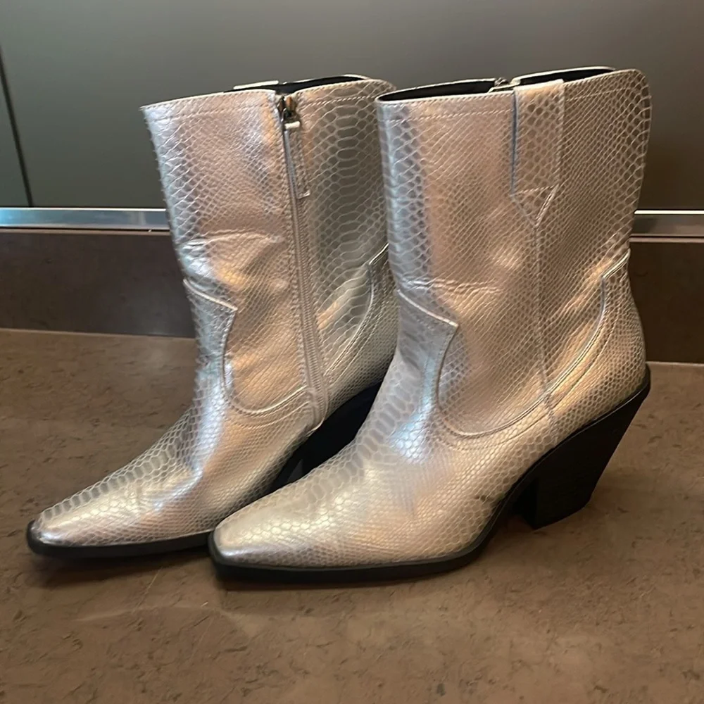 Scoop Silver Women’s Western-Style Booties size 9 - Picture 4 of 7